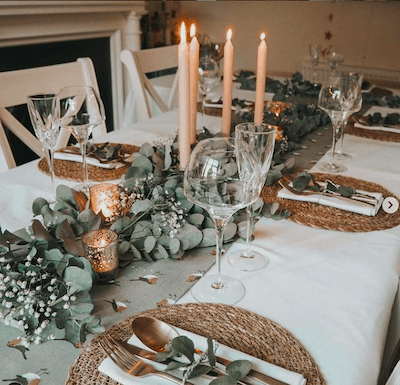 Rustic Christmas table decorations