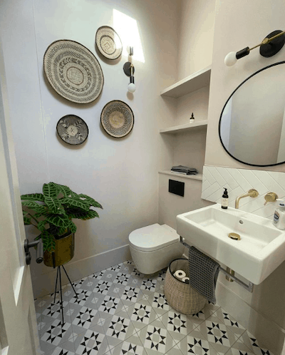 Bathroom Painted In Peignoir by Farrow & Ball