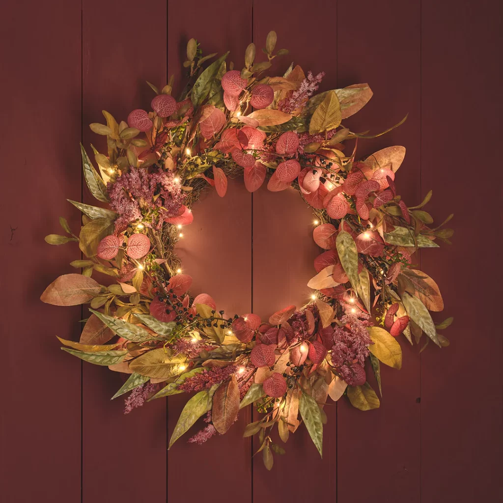 Realistic autumnal wreath with LED's